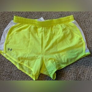 Under Armors shorts in size M, excellent condition